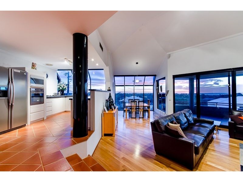 7 Mayor Road, Coogee WA 6166