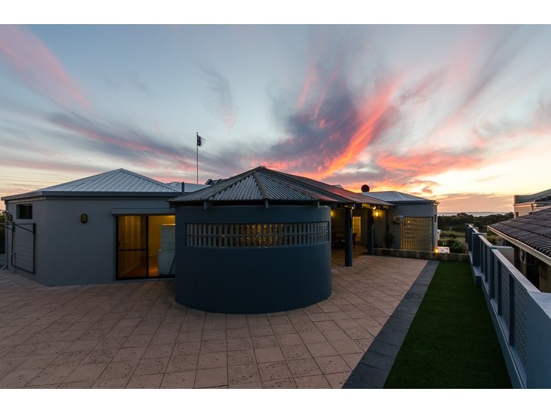 7 Mayor Road, Coogee WA 6166