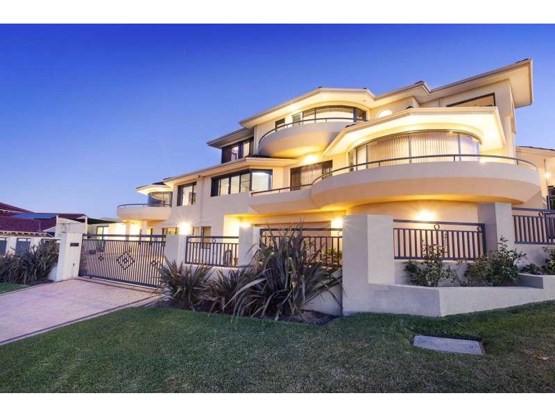 20 Longreach Parade, Coogee WA 6166