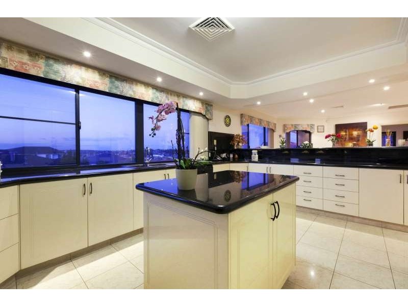 20 Longreach Parade, Coogee WA 6166