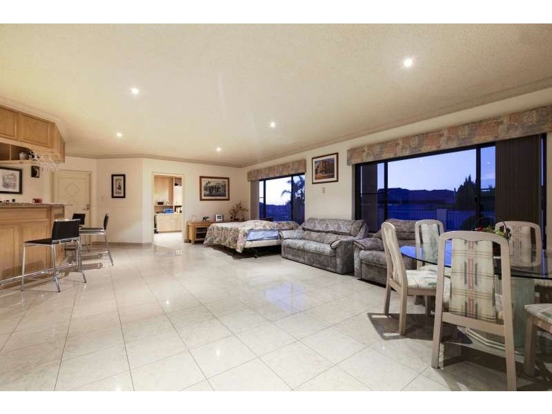 20 Longreach Parade, Coogee WA 6166