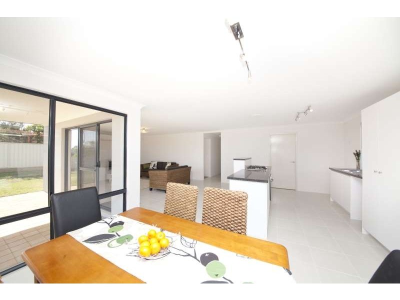 15 Purvis Street, Hamilton Hill WA 6163