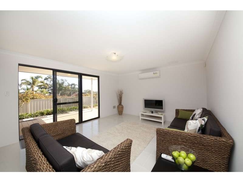 15 Purvis Street, Hamilton Hill WA 6163