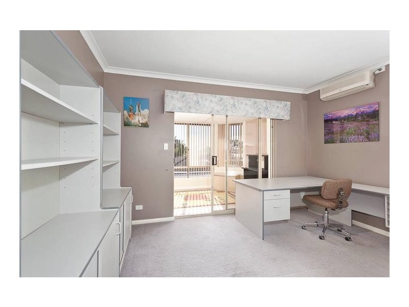 28 Huxley Place, Spearwood WA 6163