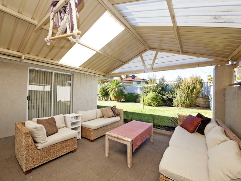 2 Nancy Way, Coogee WA 6166