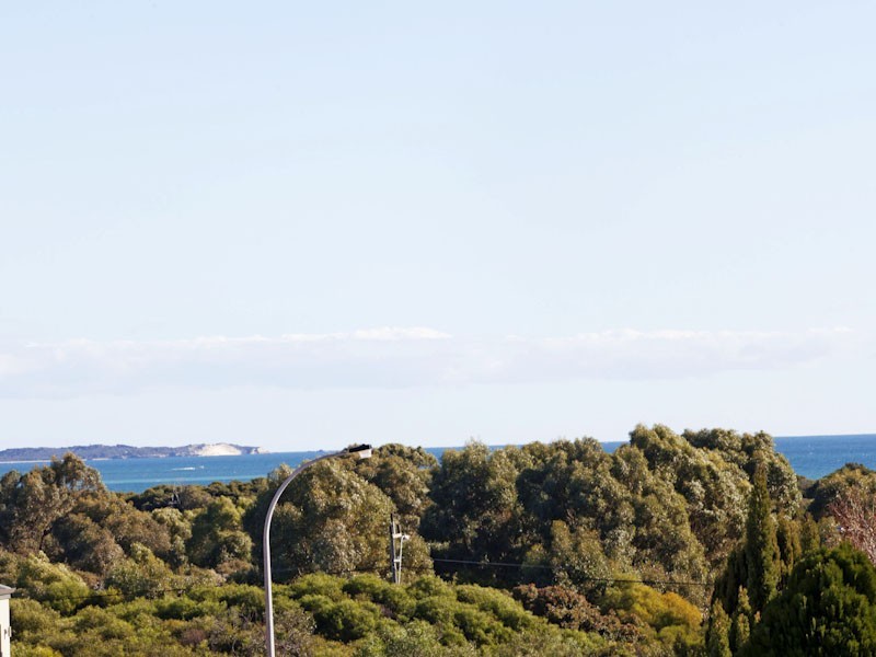 2 Nancy Way, Coogee WA 6166
