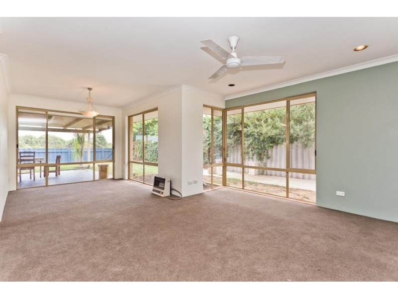 19 Maritime Tce, Coogee WA 6166