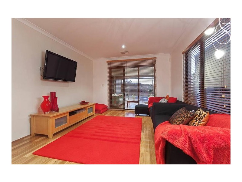 1 Yalgorup Lane, Munster WA 6166