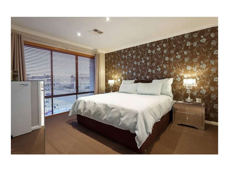 1 Yalgorup Lane, Munster WA 6166