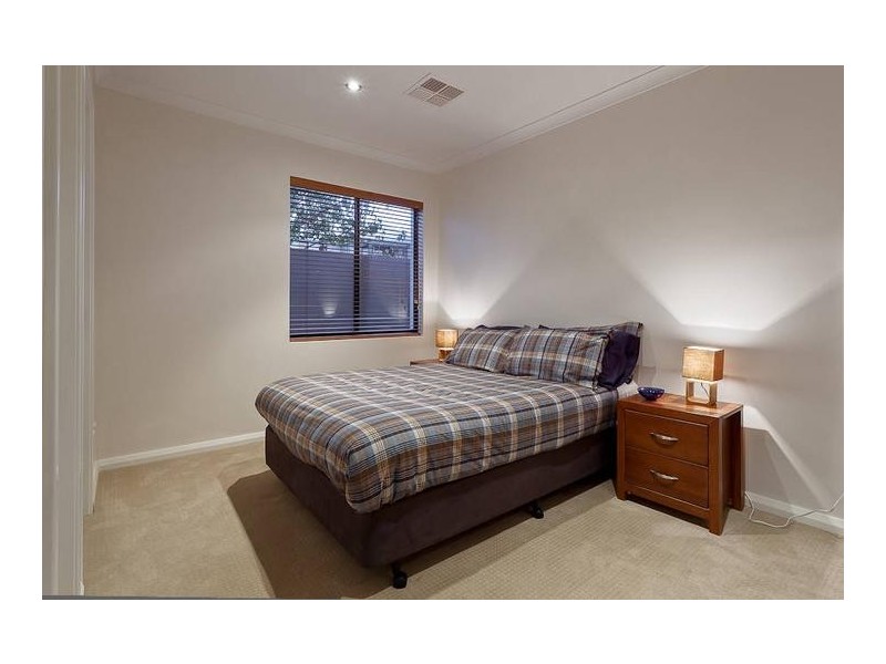 1 Yalgorup Lane, Munster WA 6166