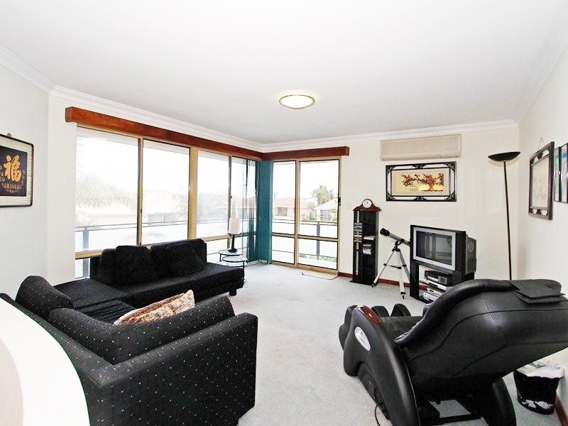 2 Korel Place, Coogee WA 6166