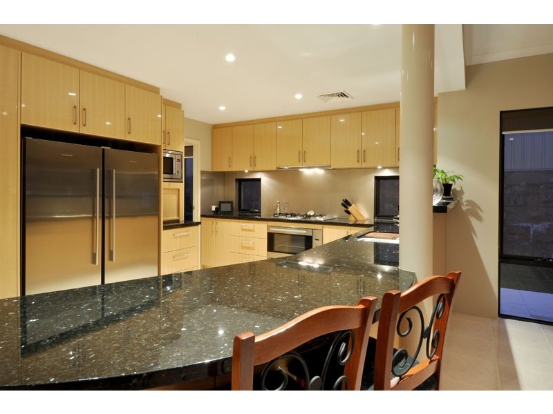 2 Nawa Rise, Coogee WA 6166