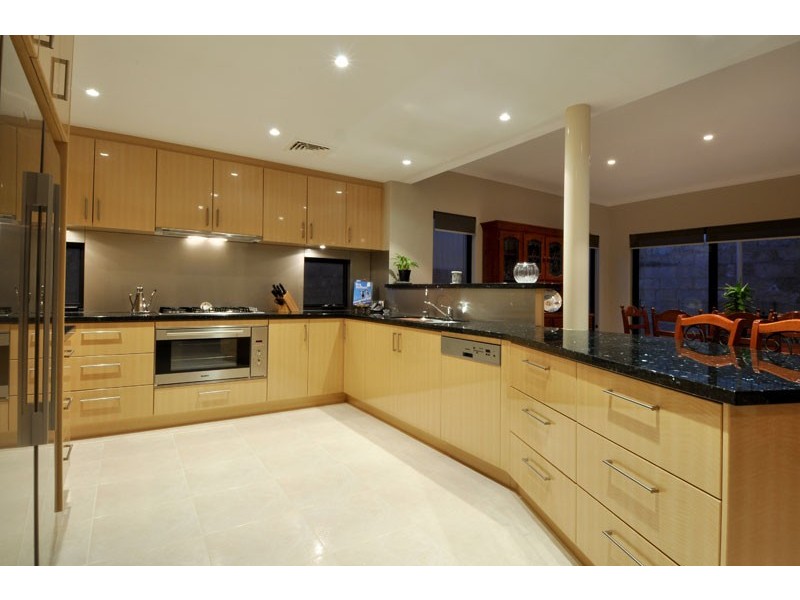 2 Nawa Rise, Coogee WA 6166