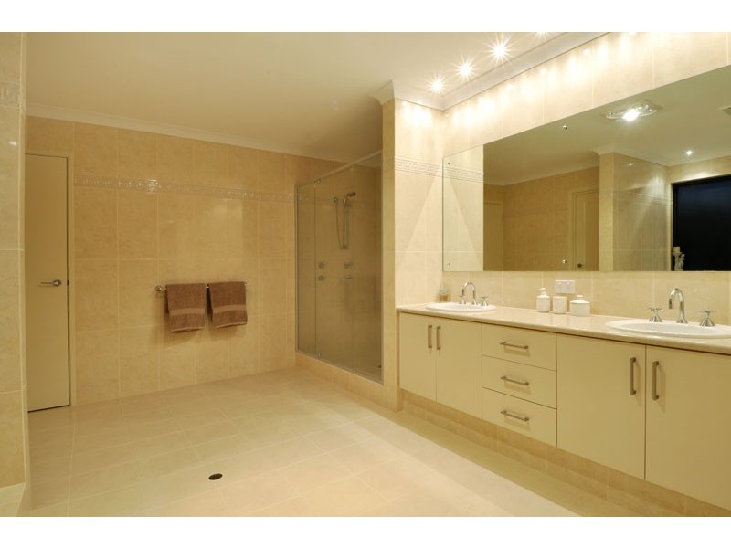 2 Nawa Rise, Coogee WA 6166