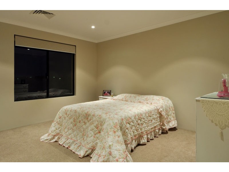 2 Nawa Rise, Coogee WA 6166