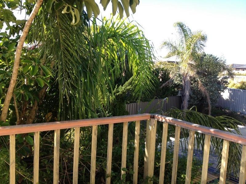 17 Meadow Close, Kardinya WA 6163