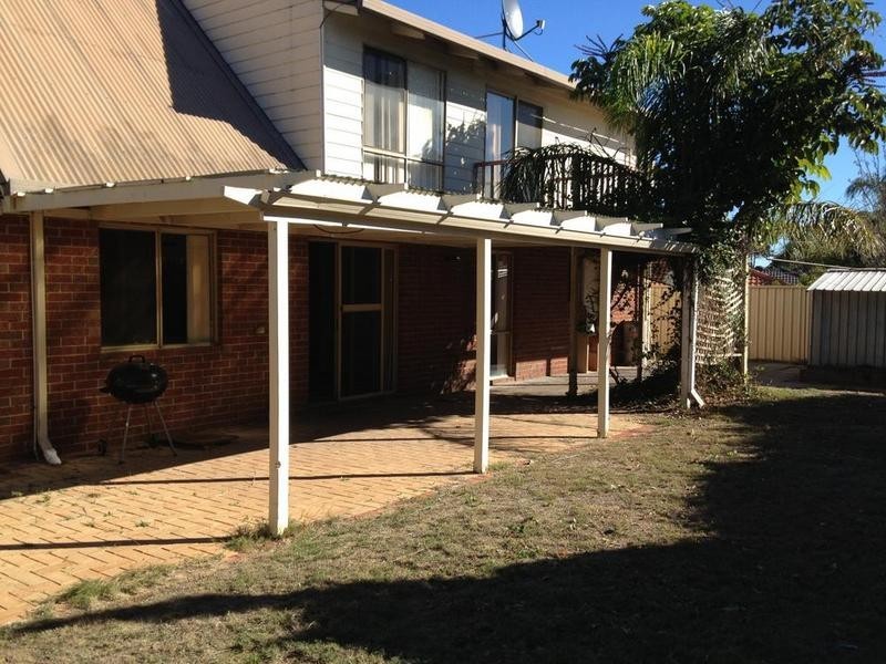 17 Meadow Close, Kardinya WA 6163