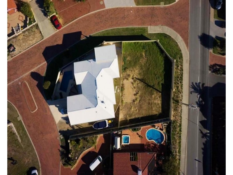 1B The Cove, Coogee WA 6166