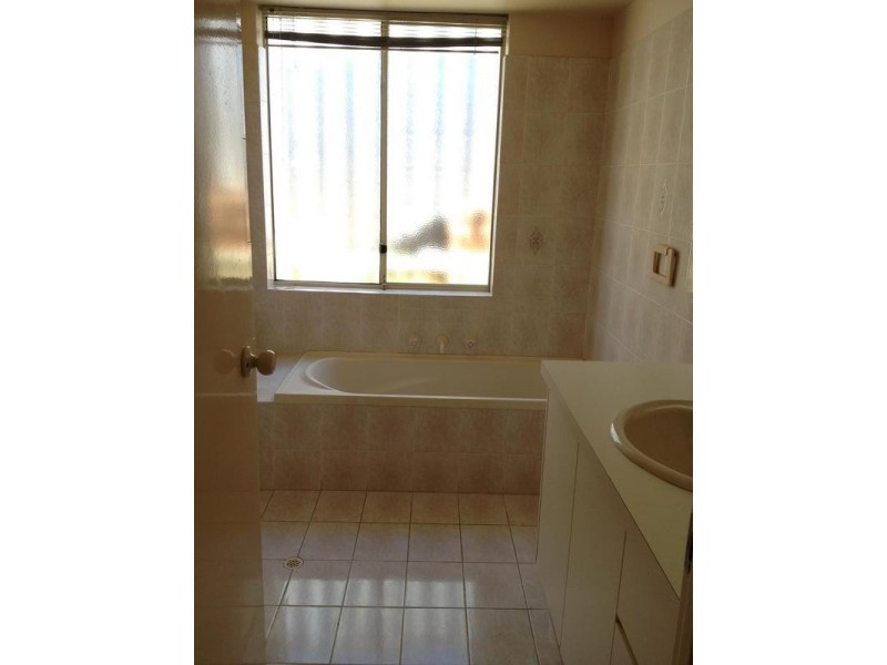 1 Cranberry Street, Coogee WA 6166