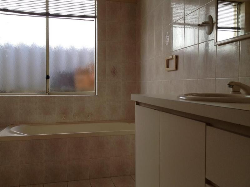 1 Cranberry Street, Coogee WA 6166