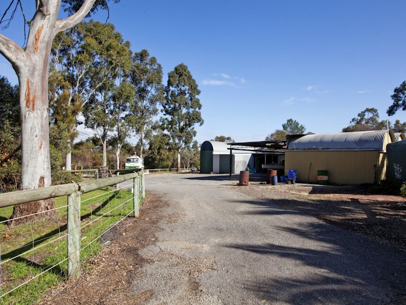 234 Henderson Road, Munster WA 6166