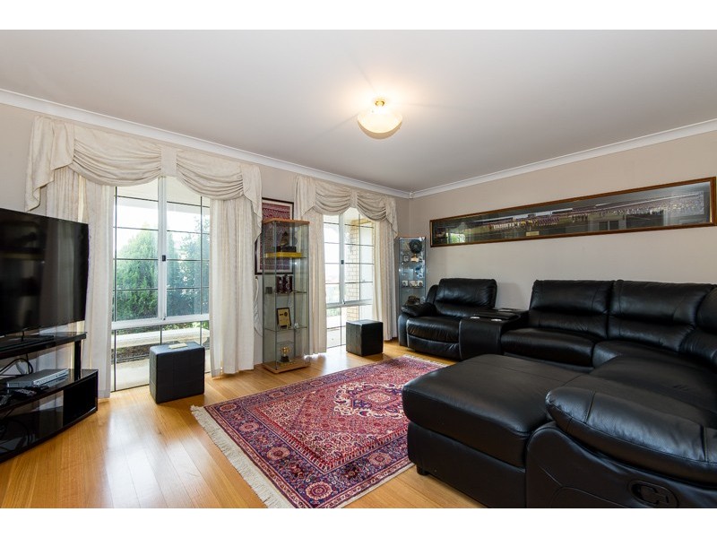 11 Viewcrest Rise, Coogee WA 6166