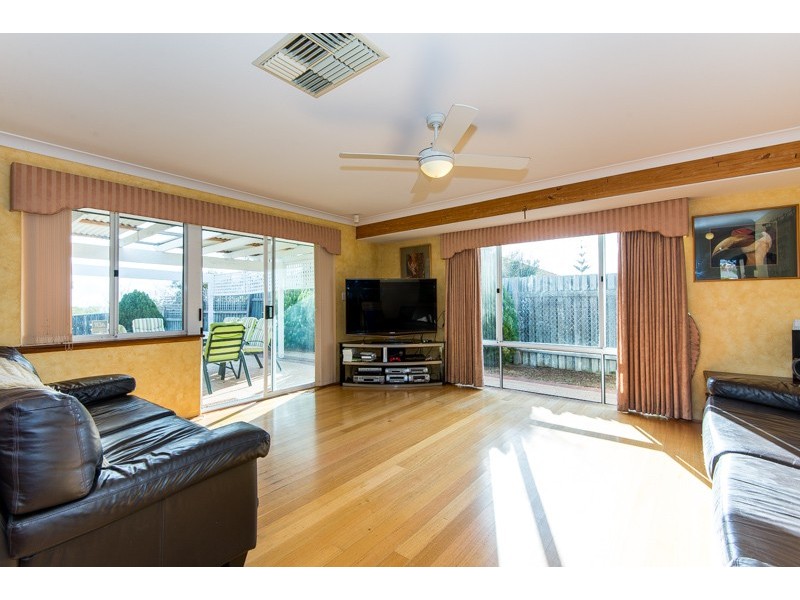 11 Viewcrest Rise, Coogee WA 6166