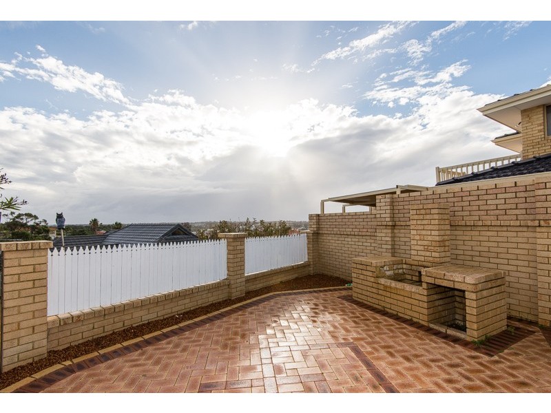 11 Viewcrest Rise, Coogee WA 6166
