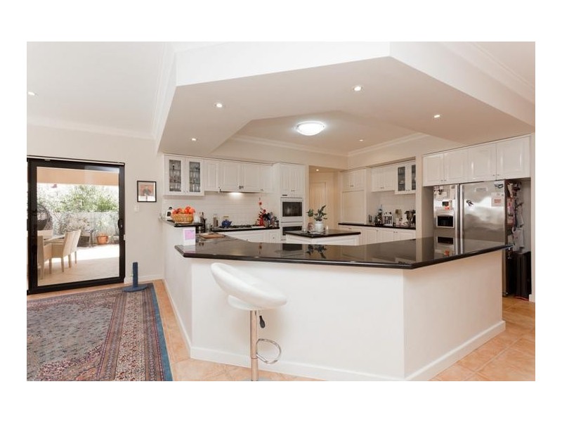 8 Soric Rise, Coogee WA 6166