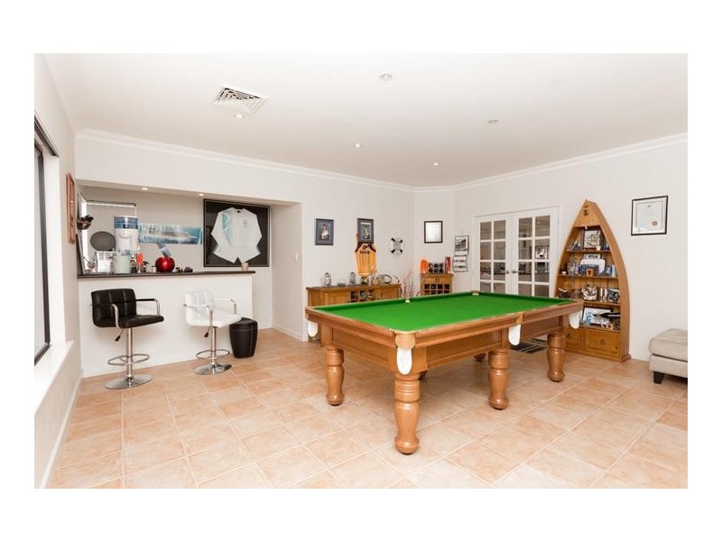 8 Soric Rise, Coogee WA 6166