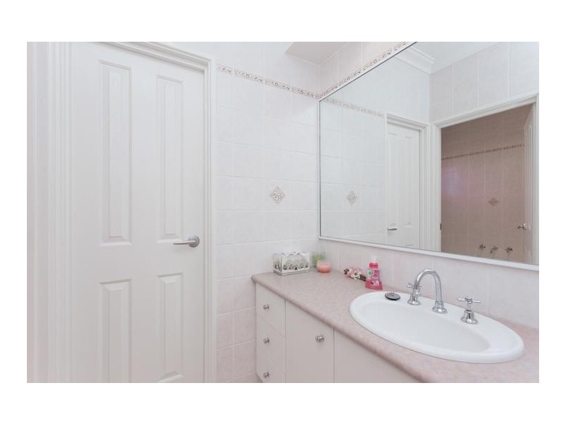 8 Soric Rise, Coogee WA 6166