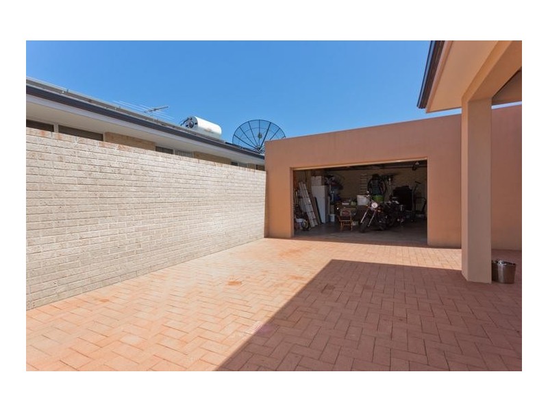 8 Soric Rise, Coogee WA 6166