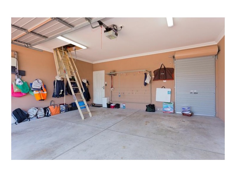 8 Soric Rise, Coogee WA 6166