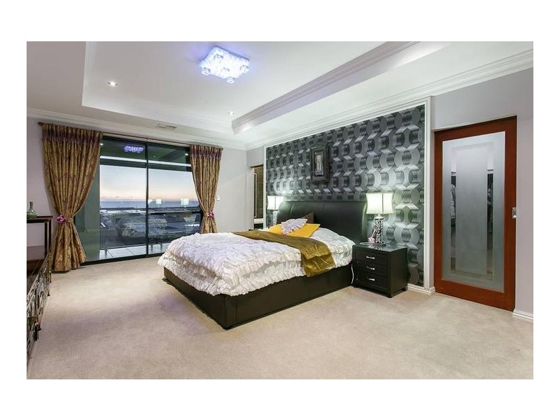 6 Bombay Heights, North Coogee WA 6163