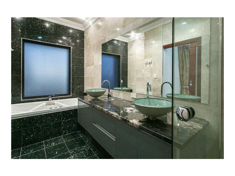 6 Bombay Heights, North Coogee WA 6163