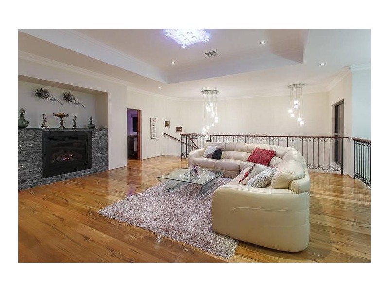 6 Bombay Heights, North Coogee WA 6163