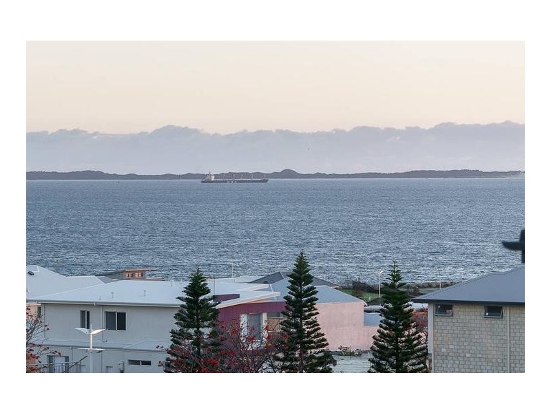 6 Bombay Heights, North Coogee WA 6163