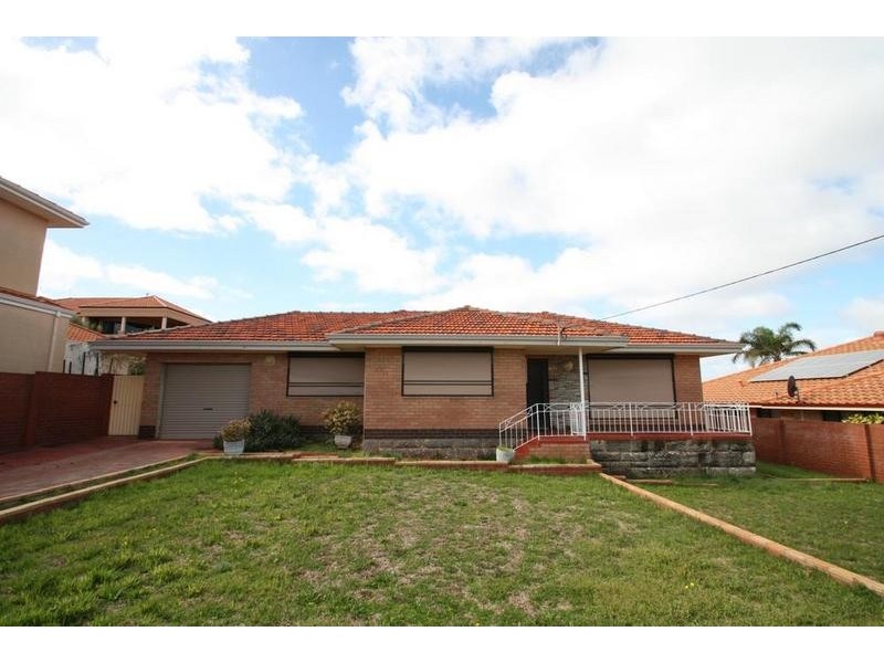 11 Richardson Road, Coogee WA 6166