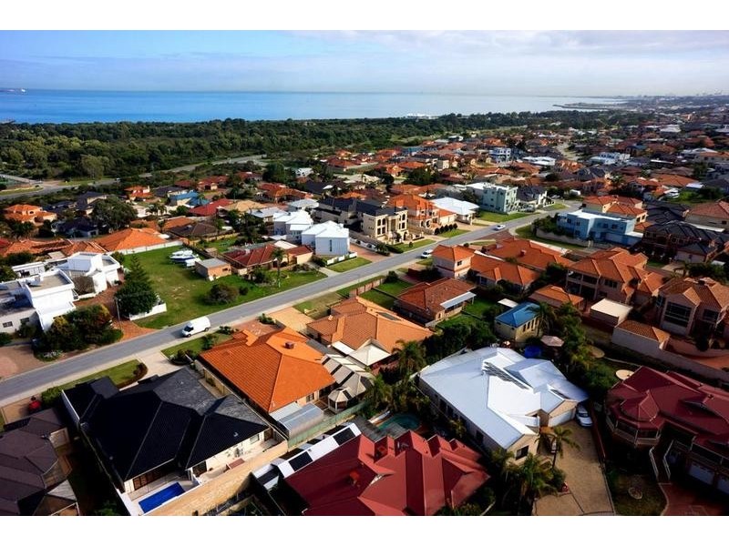 11 Richardson Road, Coogee WA 6166