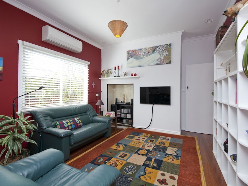 13 Yalgoo Avenue, White Gum Valley WA 6162