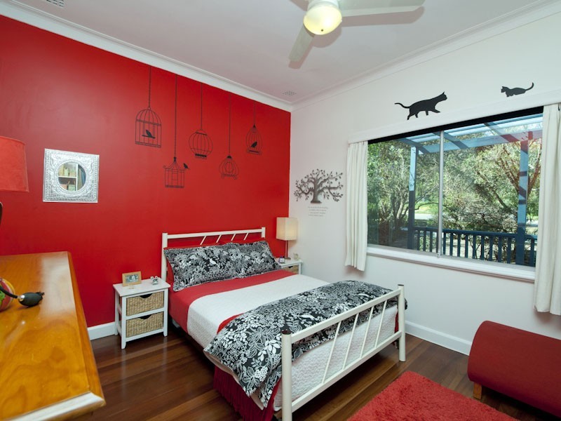 13 Yalgoo Avenue, White Gum Valley WA 6162