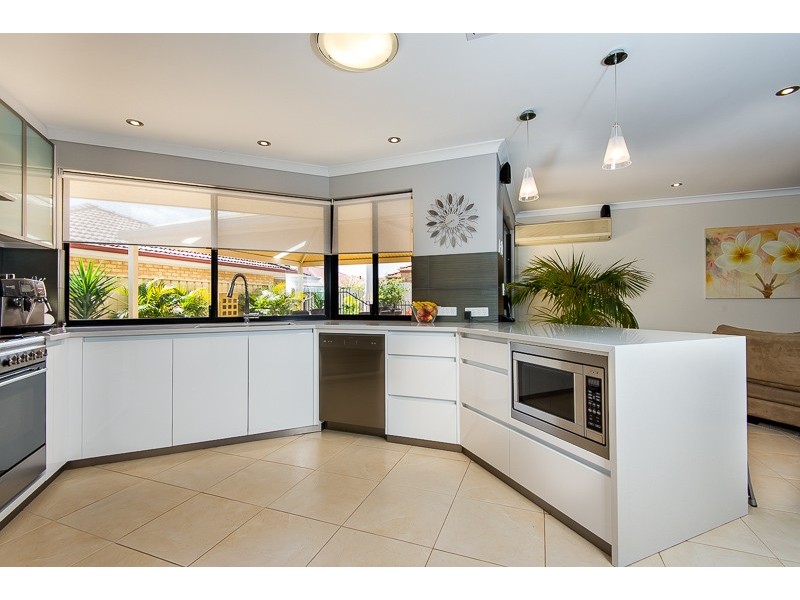 6 Peel Road, Coogee WA 6166