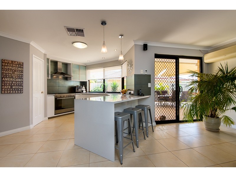 6 Peel Road, Coogee WA 6166