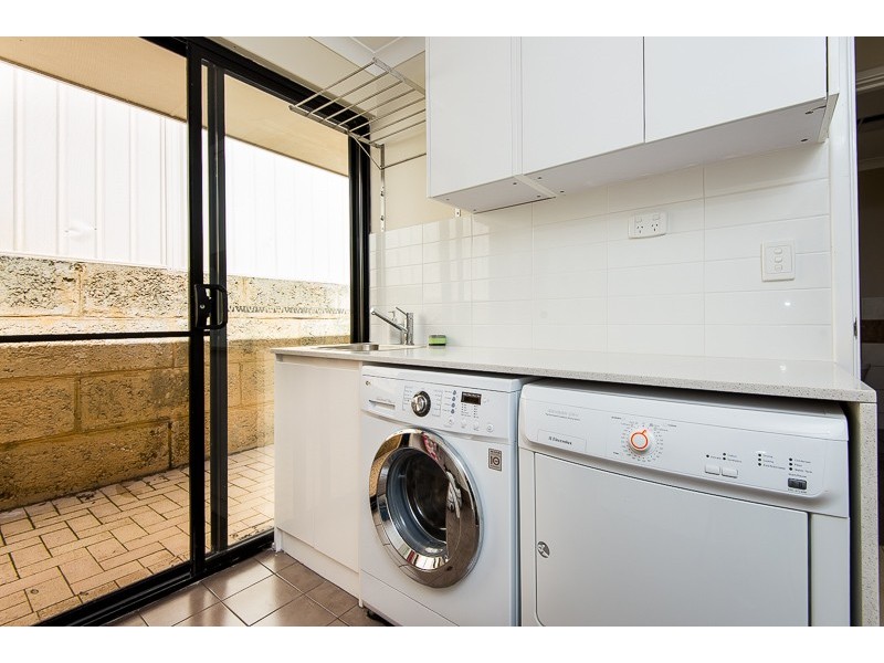 6 Peel Road, Coogee WA 6166