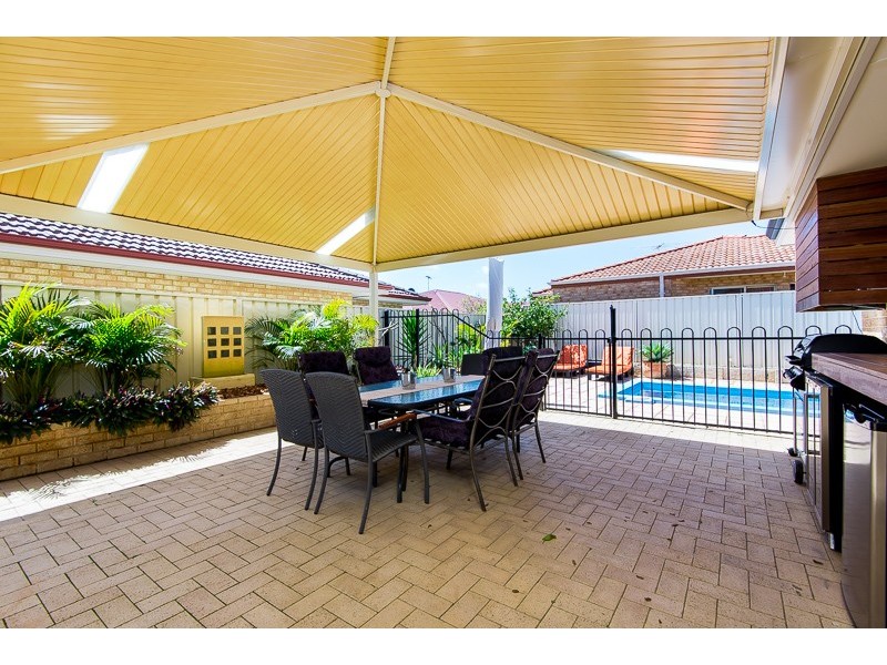 6 Peel Road, Coogee WA 6166