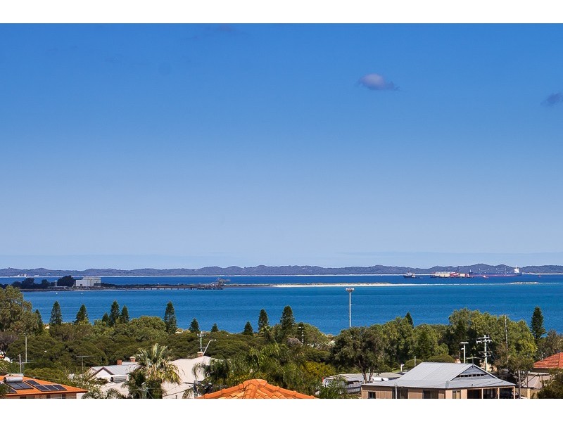 10 Christine Crescent, Coogee WA 6166