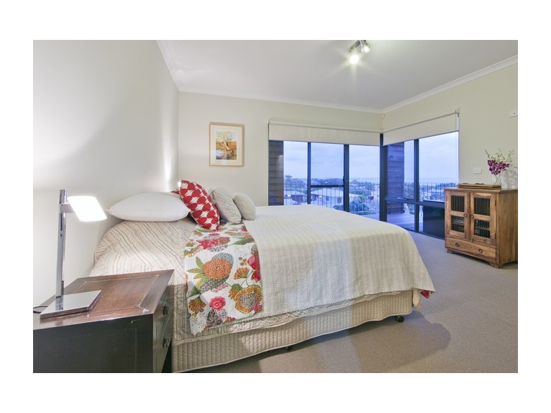 10 Christine Crescent, Coogee WA 6166