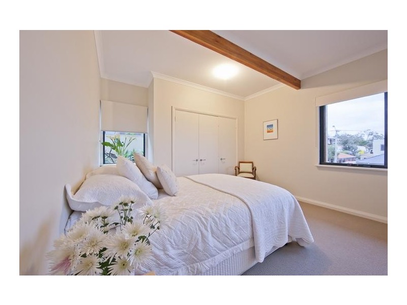 10 Christine Crescent, Coogee WA 6166