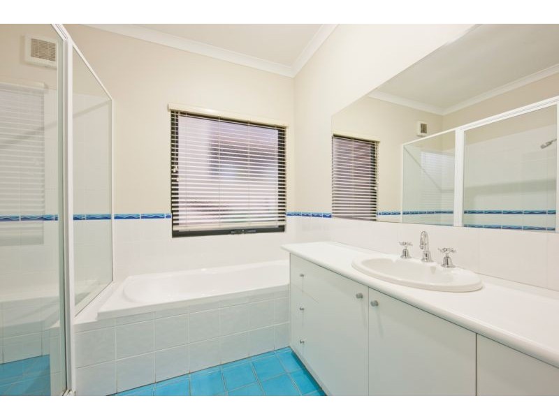 10 Christine Crescent, Coogee WA 6166