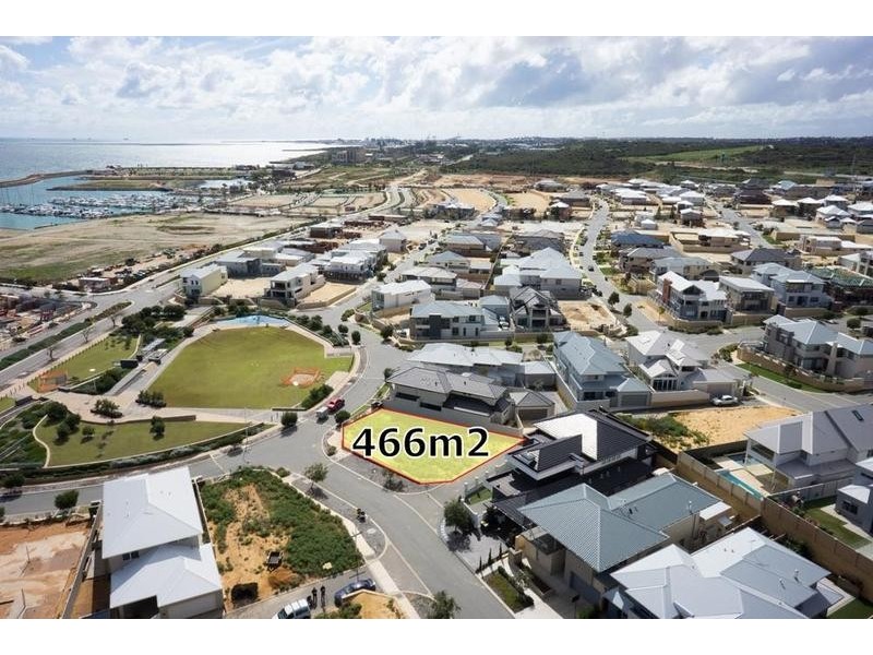 12 Lucretia Circle, North Coogee WA 6163